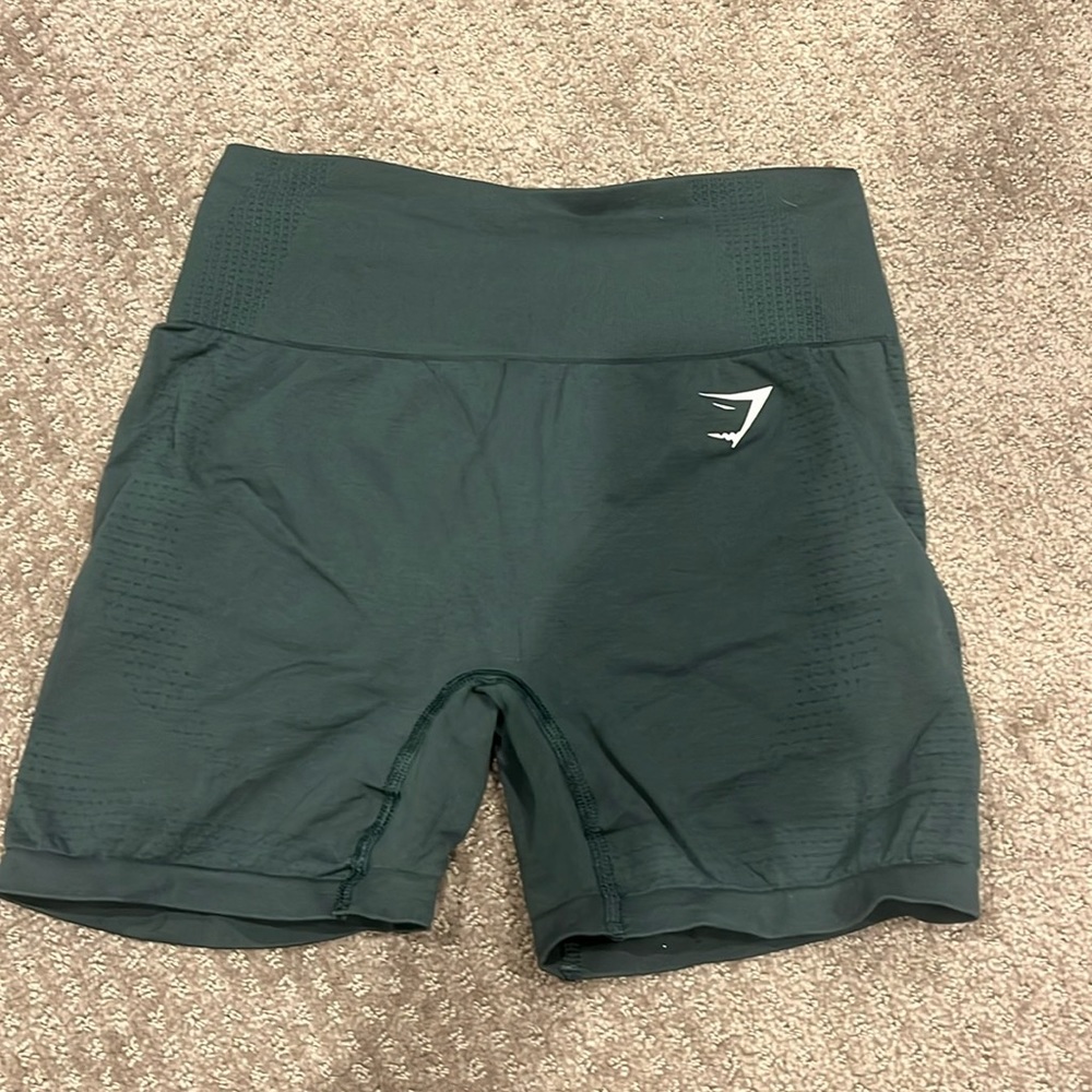 Gymshark vital 2.0 short in woodland green